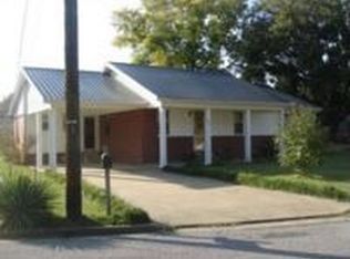 2076 Barry Rd, Dyersburg, TN 38024