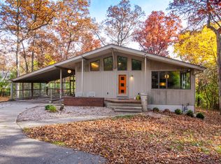 W308N6476 Cindy Ln, Hartland, WI 53029