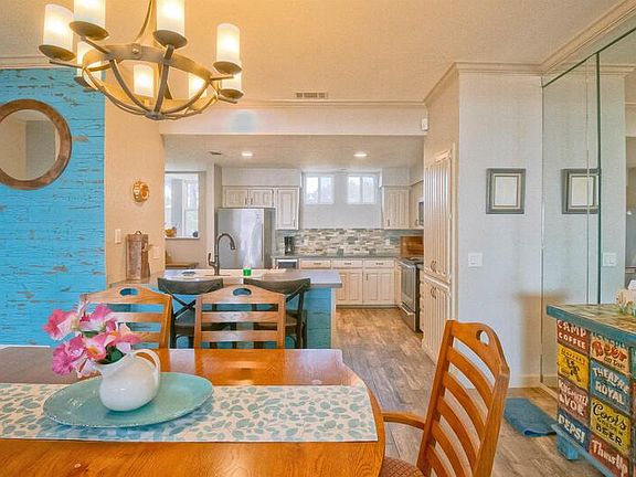 5th image of 311 Island Dr APT C