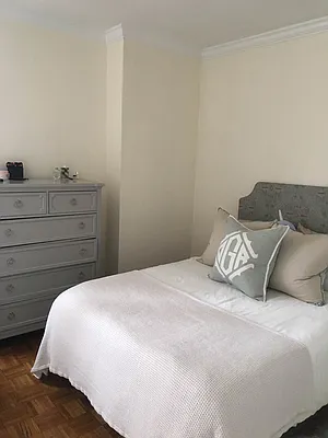 Rented by Akam Sales and Brokerage | media 29