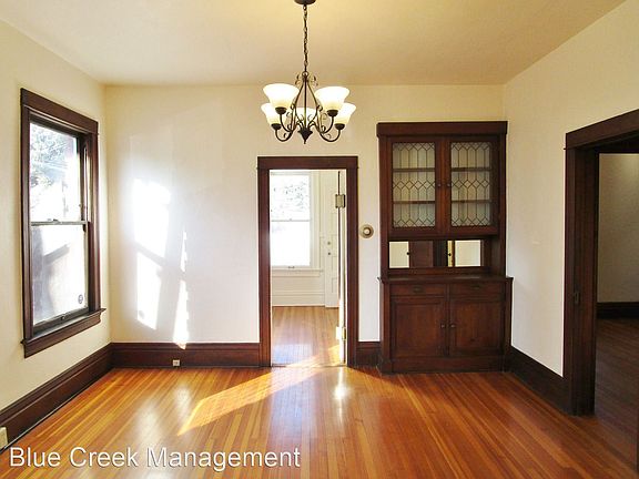3rd image of 825 E 5th Ave
