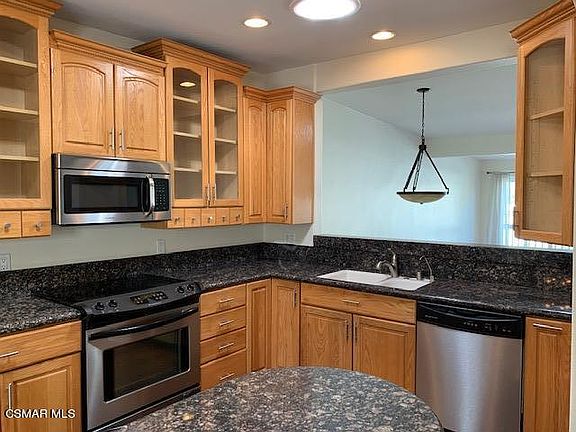3rd image of 936 N Dunbar Ln