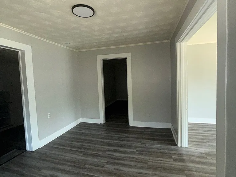 313 Eastland Ave — Photo 2