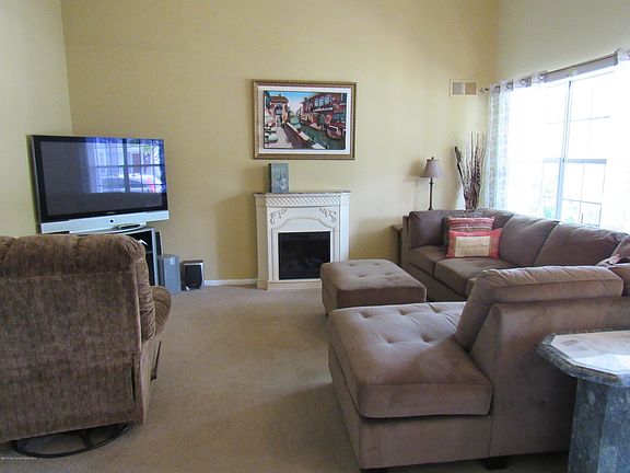 3rd image of 1012 Buckingham Drive #A