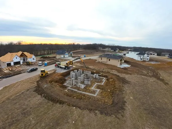 6 S Buffalo Ridge Ct, Lake Winnebago, MO 64034