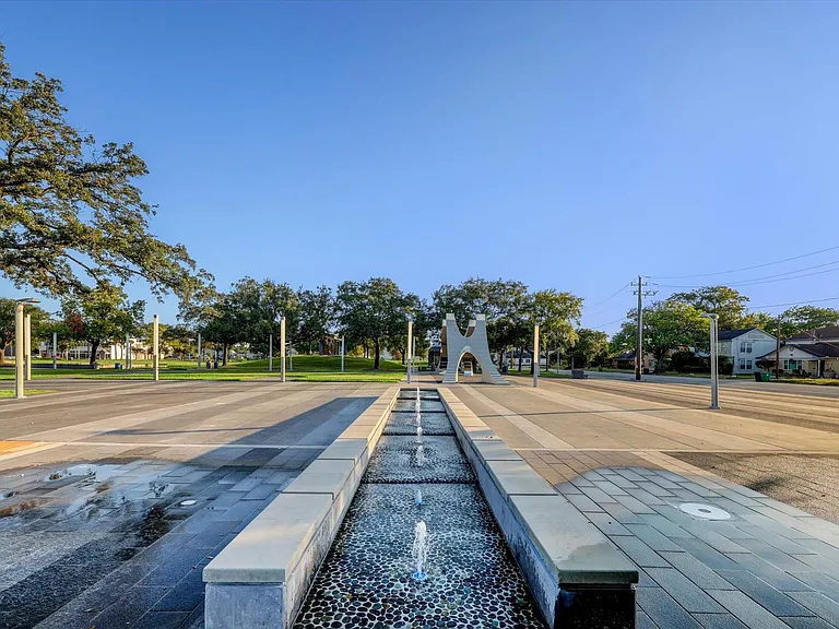 3025 Drew St — Photo 26