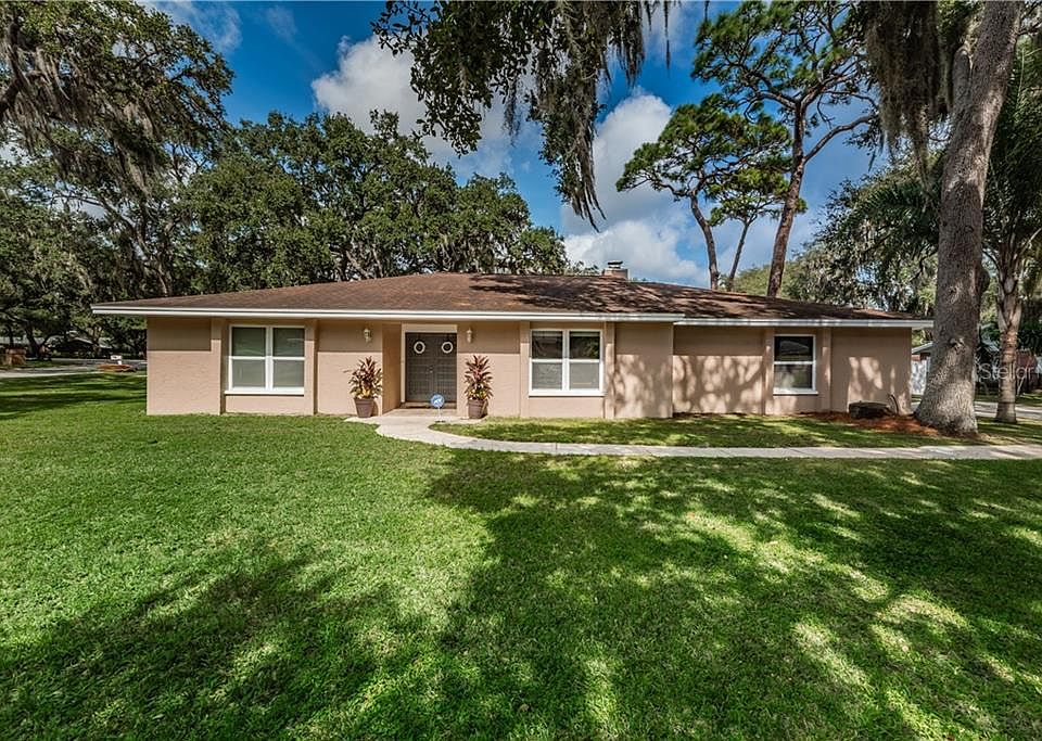 1st image of 985 College Hill Dr