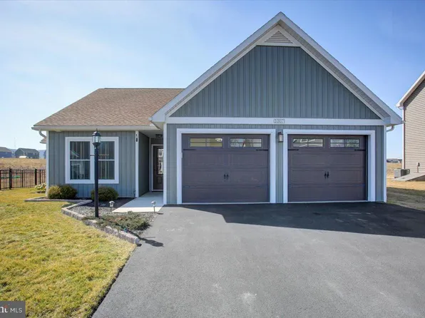 1007 Southwood Dr, Shippensburg, PA 17257