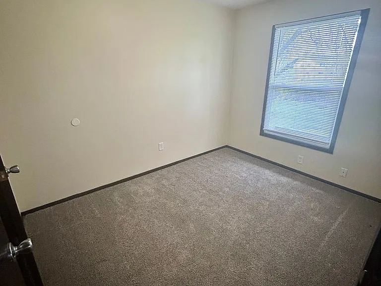 3607 SE 11th St — Photo 7