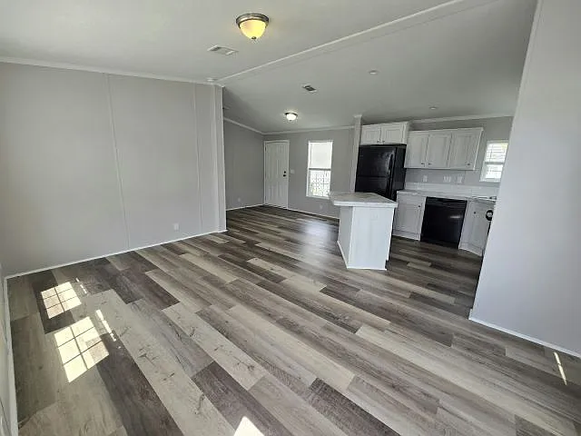 2 bed, 2.0 bath, 800 sqft, $1,950 — Photo 2