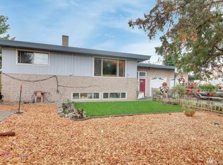 9824 18th Ave SW, Seattle, WA 98106