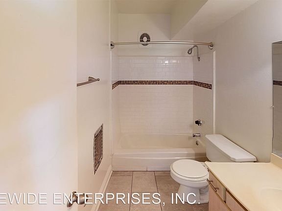 3rd image of 18643 Collins St #39