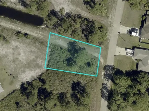 624 Summit AVE S, LEHIGH ACRES, FL 33974