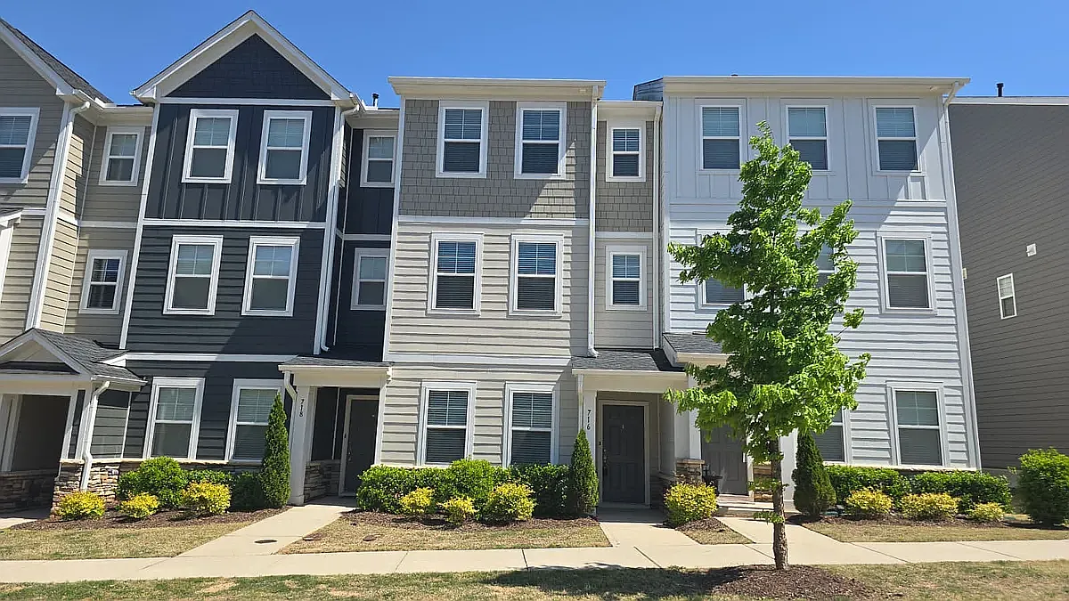 Building Photo - 716 Gimari Dr