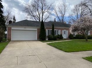 1161 Squire Dr, Aurora, IL 60505