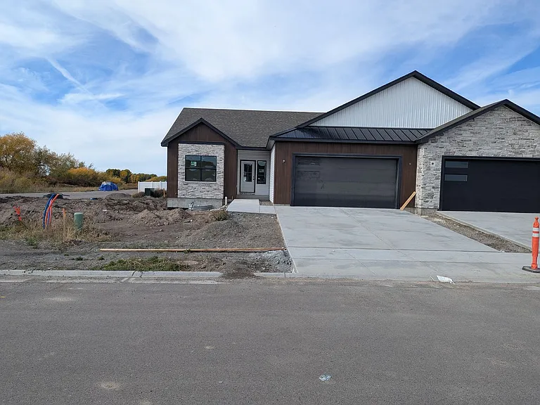 686 S Cutler Ave — Photo 6