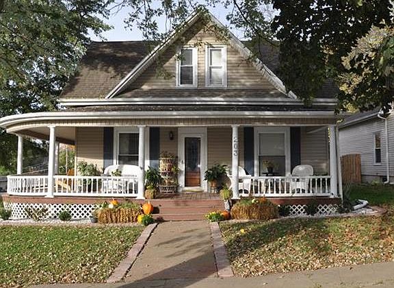 3rd image of 203 N 1st St