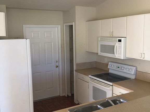 4th image of 528 Thomas Sherwin Ave S