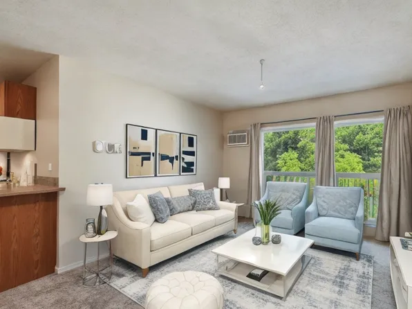 1601 N Innsbruck Dr #355NE, Minneapolis, MN 55432