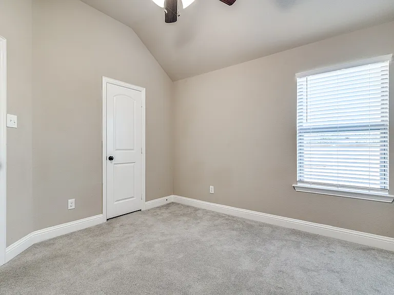 1631 Veneto Dr — Photo 21