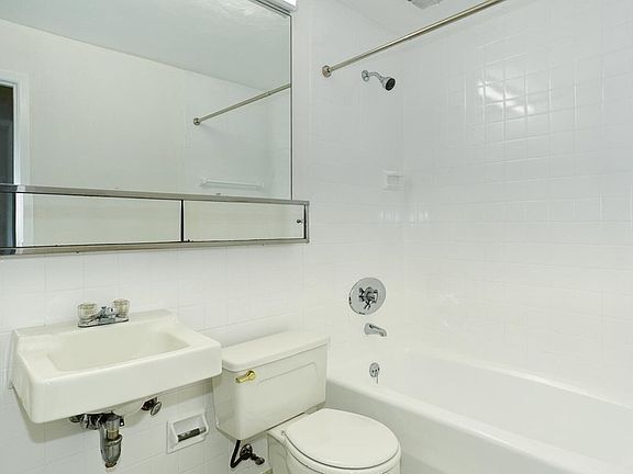 4th image of 1643 Cambridge St APT 54