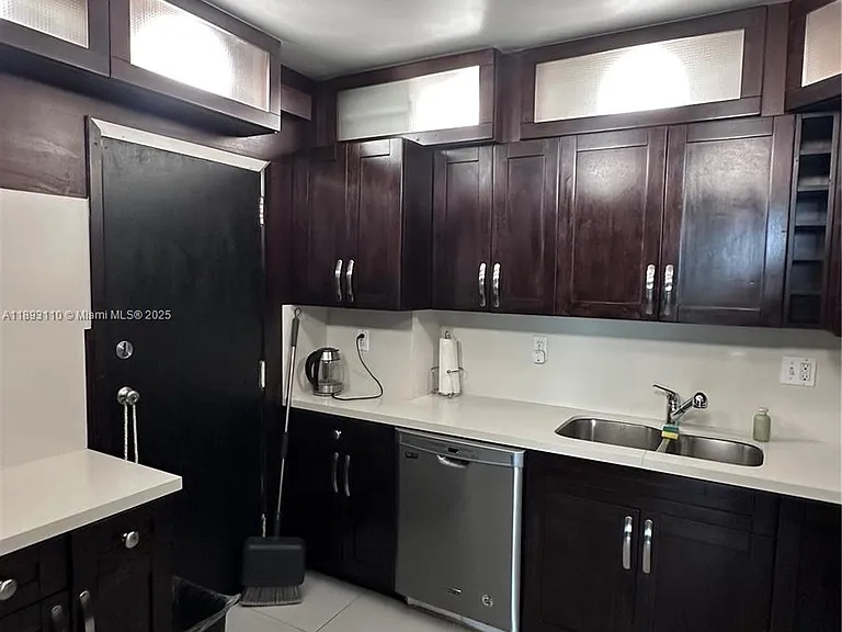 300 Bayview Dr #1206 — Photo 9