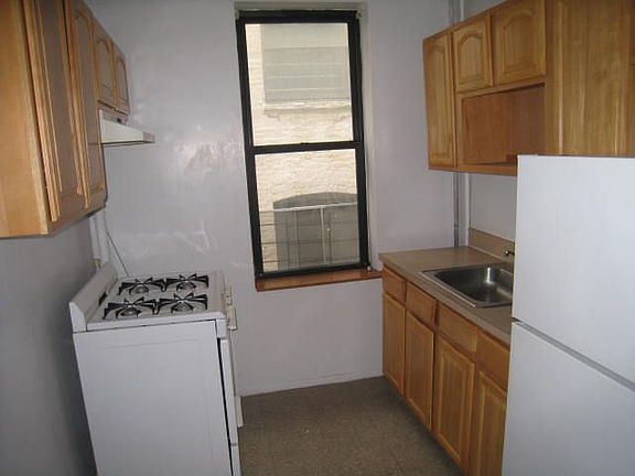 2nd image of 4016 Astoria Blvd APT B2