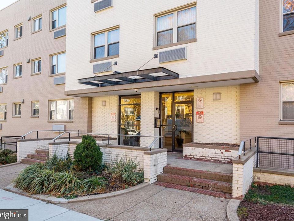 2nd image of 738 Longfellow St NW APT 210
