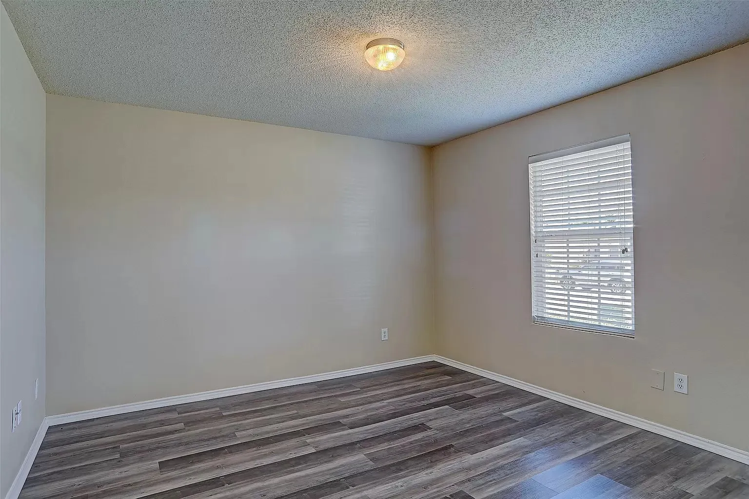 3 bed, 1700 sqft, $2,599 — Photo 1