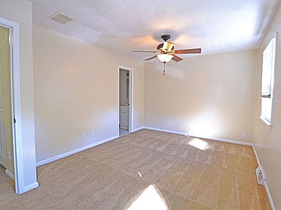 5th image of 22426 Greenview Ct