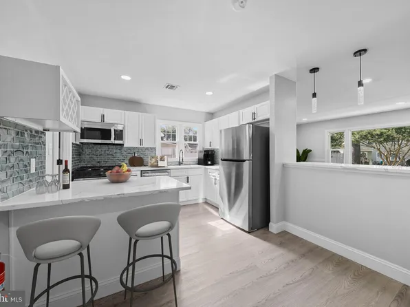 30 Bermuda Cir, Willingboro, NJ 08046