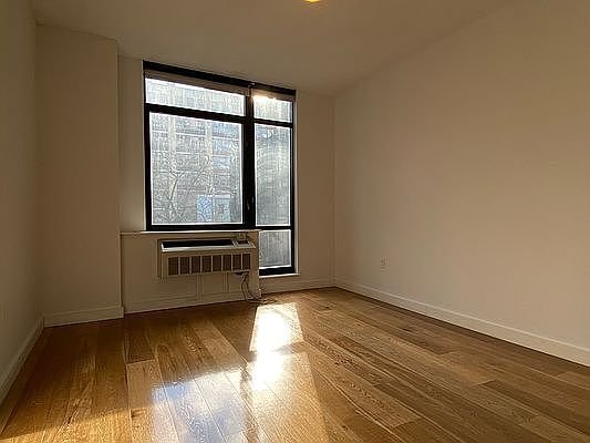 4th image of 180 Nassau St #2BB