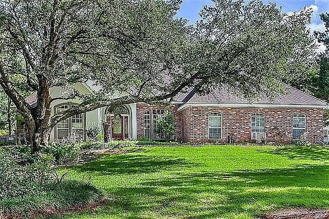 Front view of home