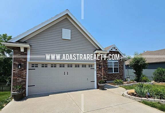 2nd image of 10304 N Lane Ave