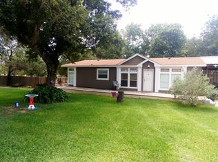 118 Encino Quemado, Adkins, TX 78101