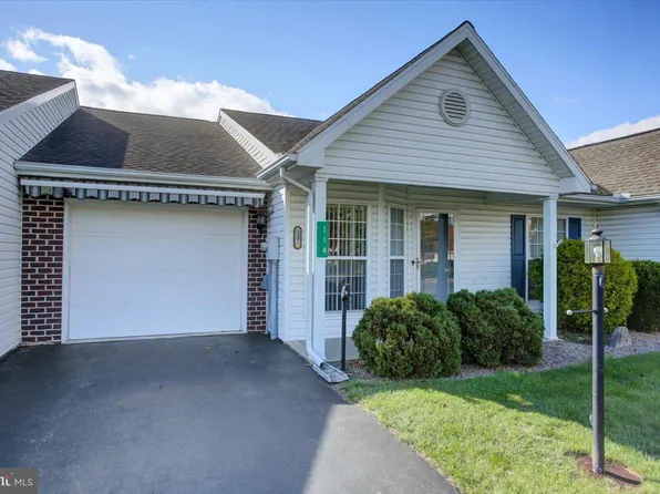 114 Bayberry Dr, Chambersburg, PA 17201