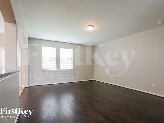 3rd image of 28911 Hidden Lake Ct
