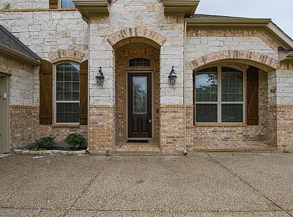 2nd image of 9737 Robinwoods Dr