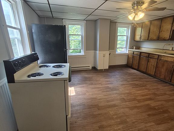4th image of 546 Main St #546