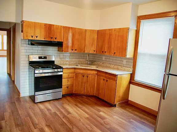 4th image of 5546 S Sawyer Ave