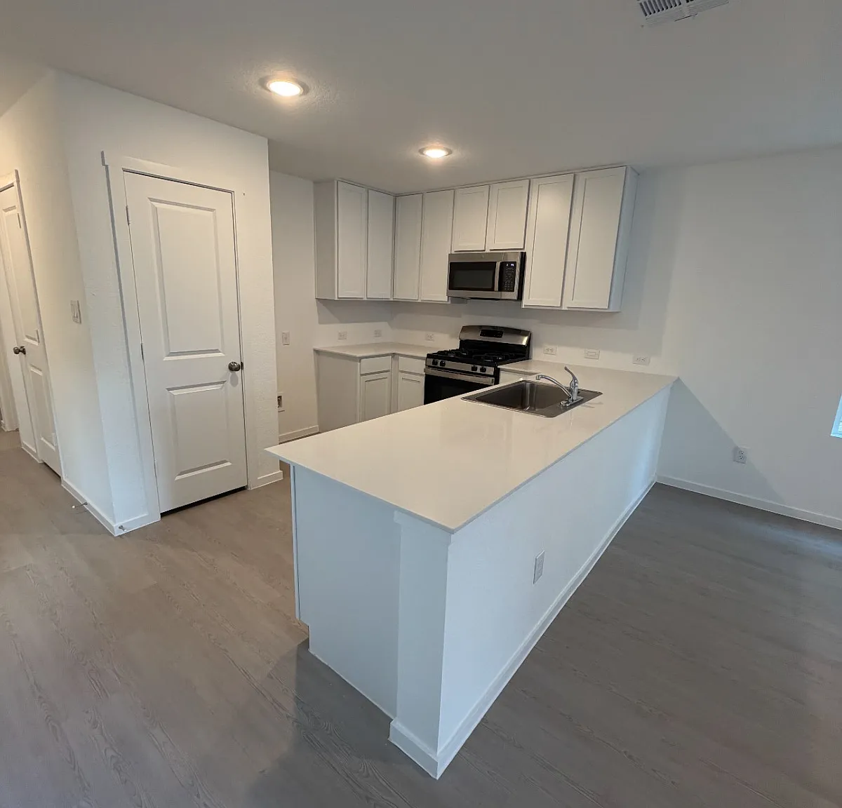 4 bed, 2.5 bath, 1535 sqft, $1,650 — Photo 4