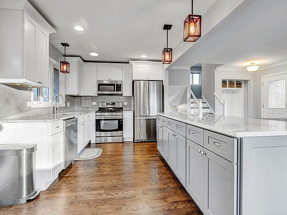 5th image of 491 E Park Ave