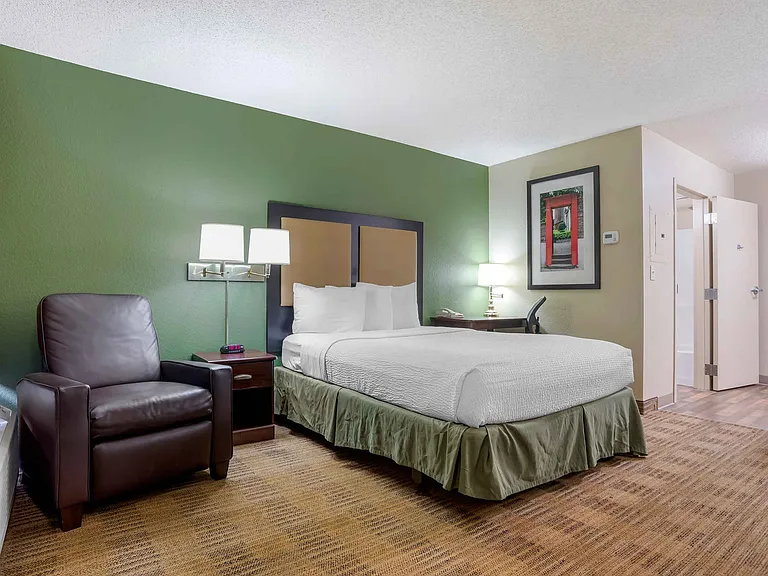 Studio Suite - 1 Queen Bed