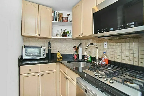 Rented by Living New York | media 13