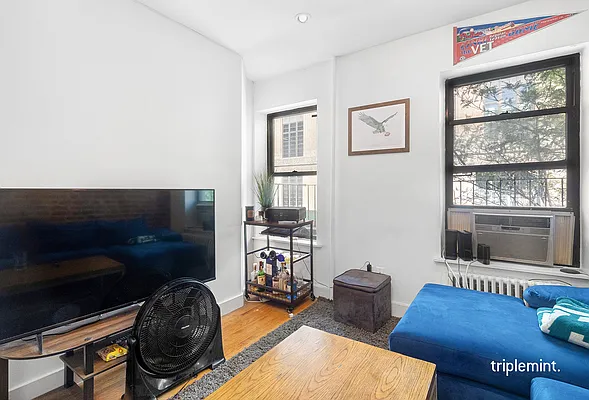 Rented by Triplemint | media 13