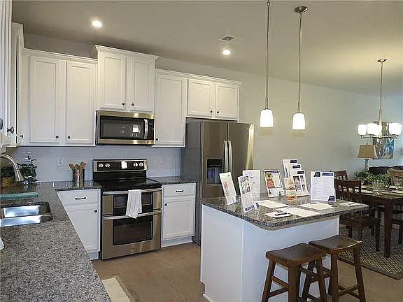 2601 Hedgeway Cir NW — Photo 6