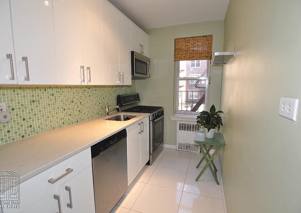 1st image of 3925 51st St APT 3E