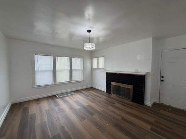 909 Glide St
