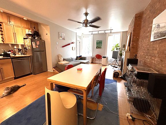 3rd image of 155 Luquer St #2