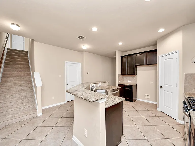 3115 Lake Dr — Photo 14